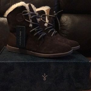 Emu Australia size 7.5 women’s boots in brown.